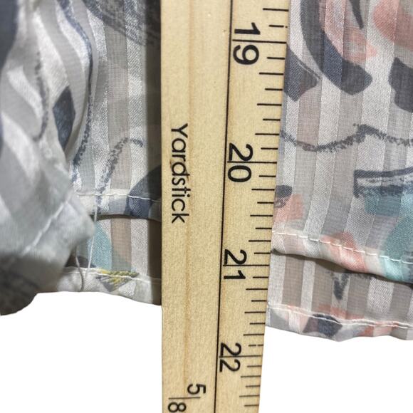 Vintage LATC Petites white pleated blouse with colorful print - Women's Size 4 - Picture 9 of 10